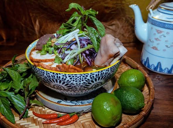S8. Bun Bo Hue (SPICY)/ 顺化牛肉粉